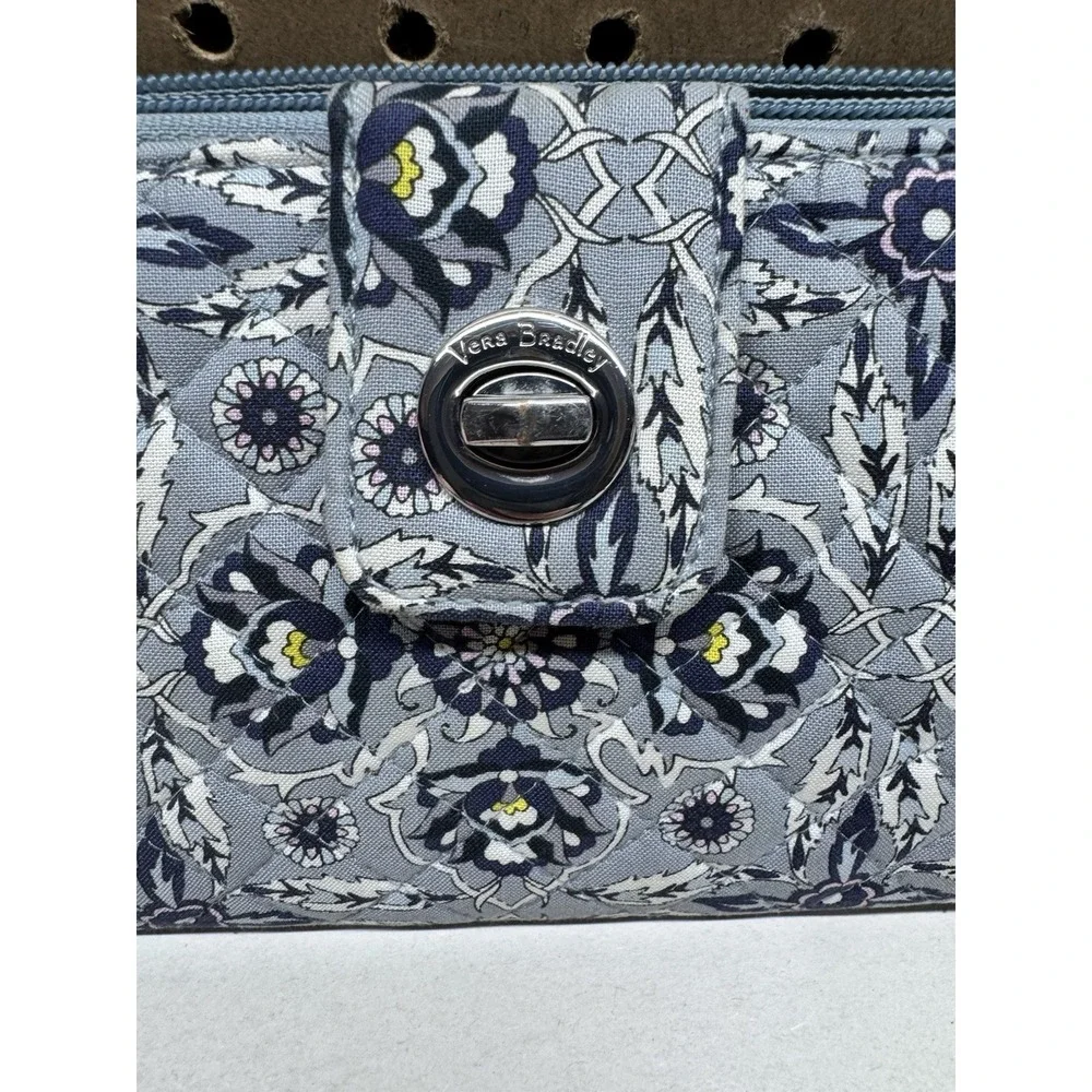 Vera Bradley RFID Turnlock Wallet‎ in Plaza Tile Floral
